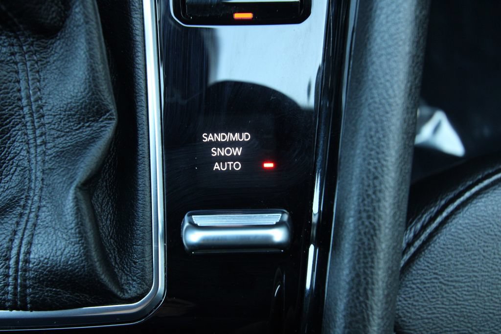 Used 2025 Jeep Compass Limited AWD/4WD image 26