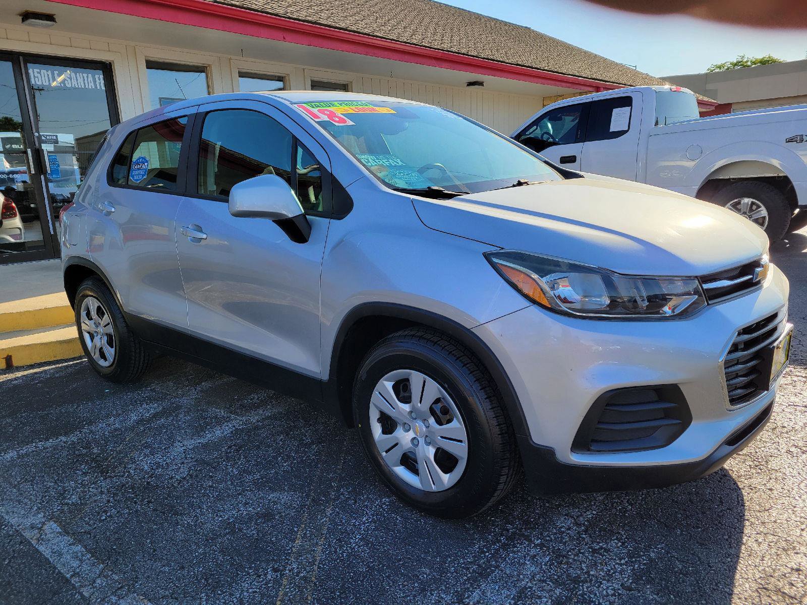 Used 2018 Chevrolet Trax LS FWD image 3
