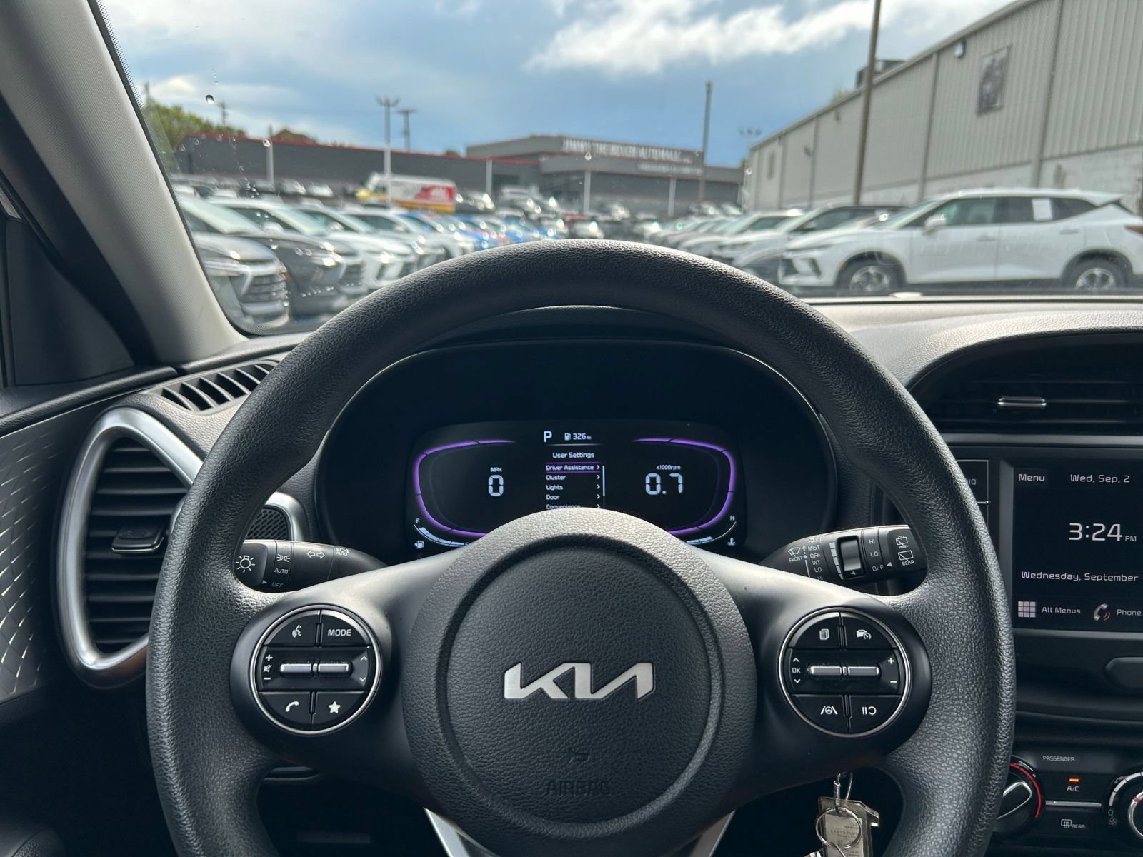 Used 2025 Kia Soul LX w/ LX Technology Package FWD image 28