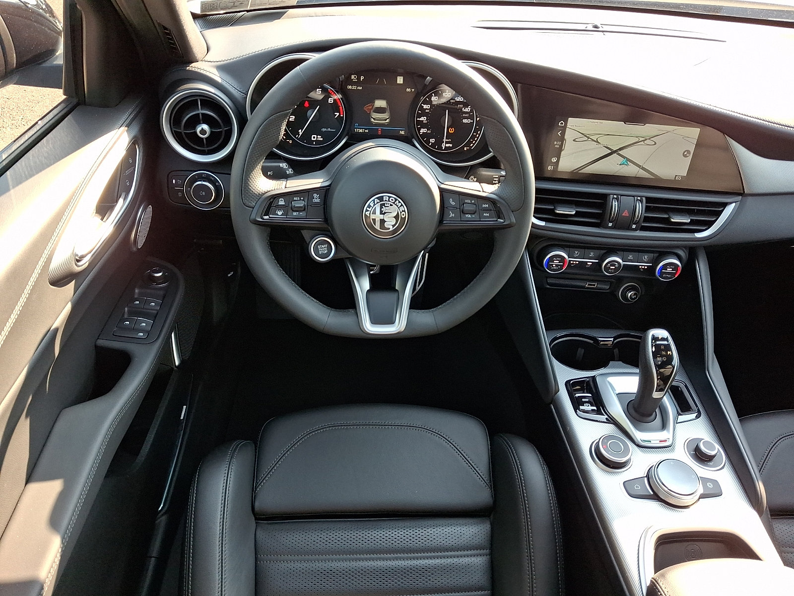 Used 2023 Alfa Romeo Giulia Veloce AWD/4WD image 11