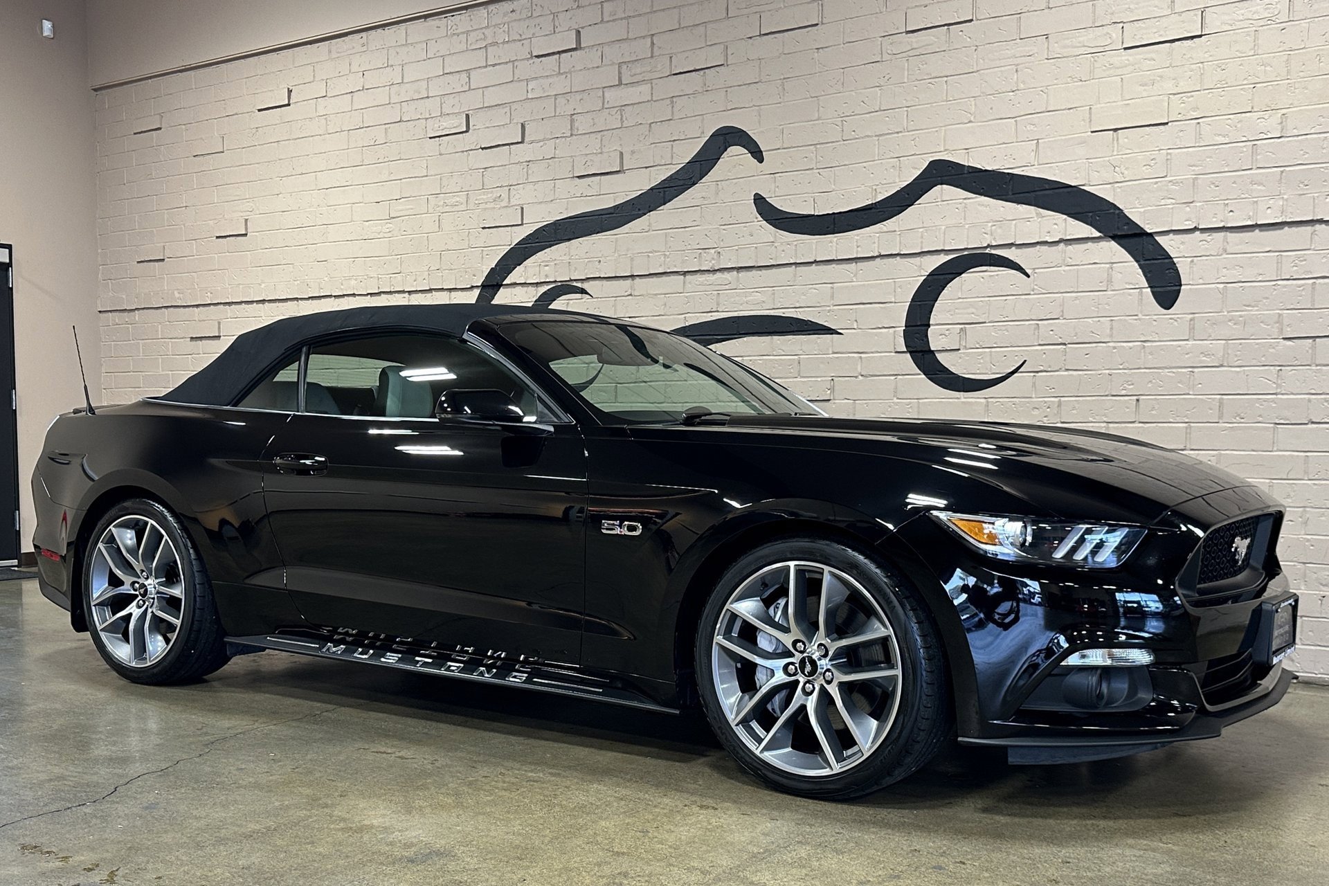 Used 2017 Ford Mustang GT Premium w/ Equipment Group 401A image 2