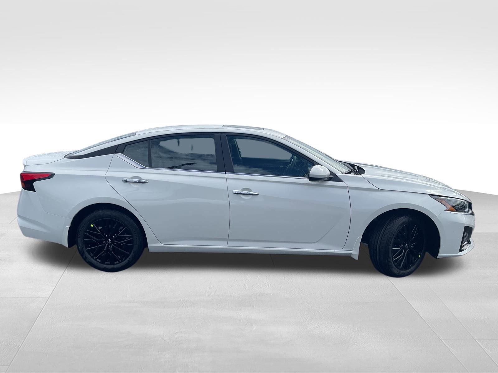 New 2025 Nissan Altima 2.5 SV w/ SV Special Edition Package image 9