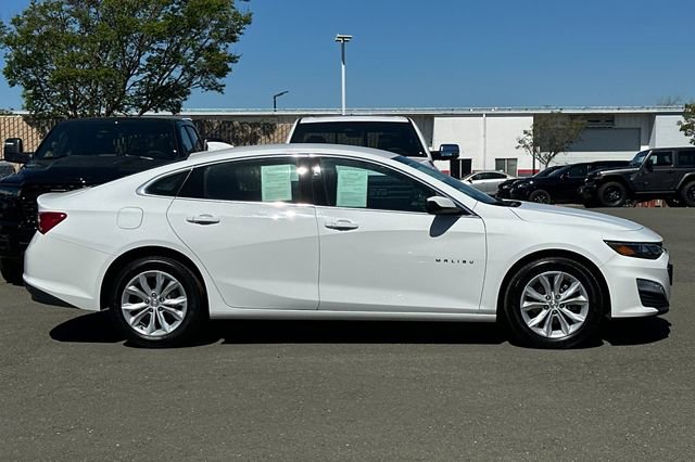 Used 2025 Chevrolet Malibu LT image 3