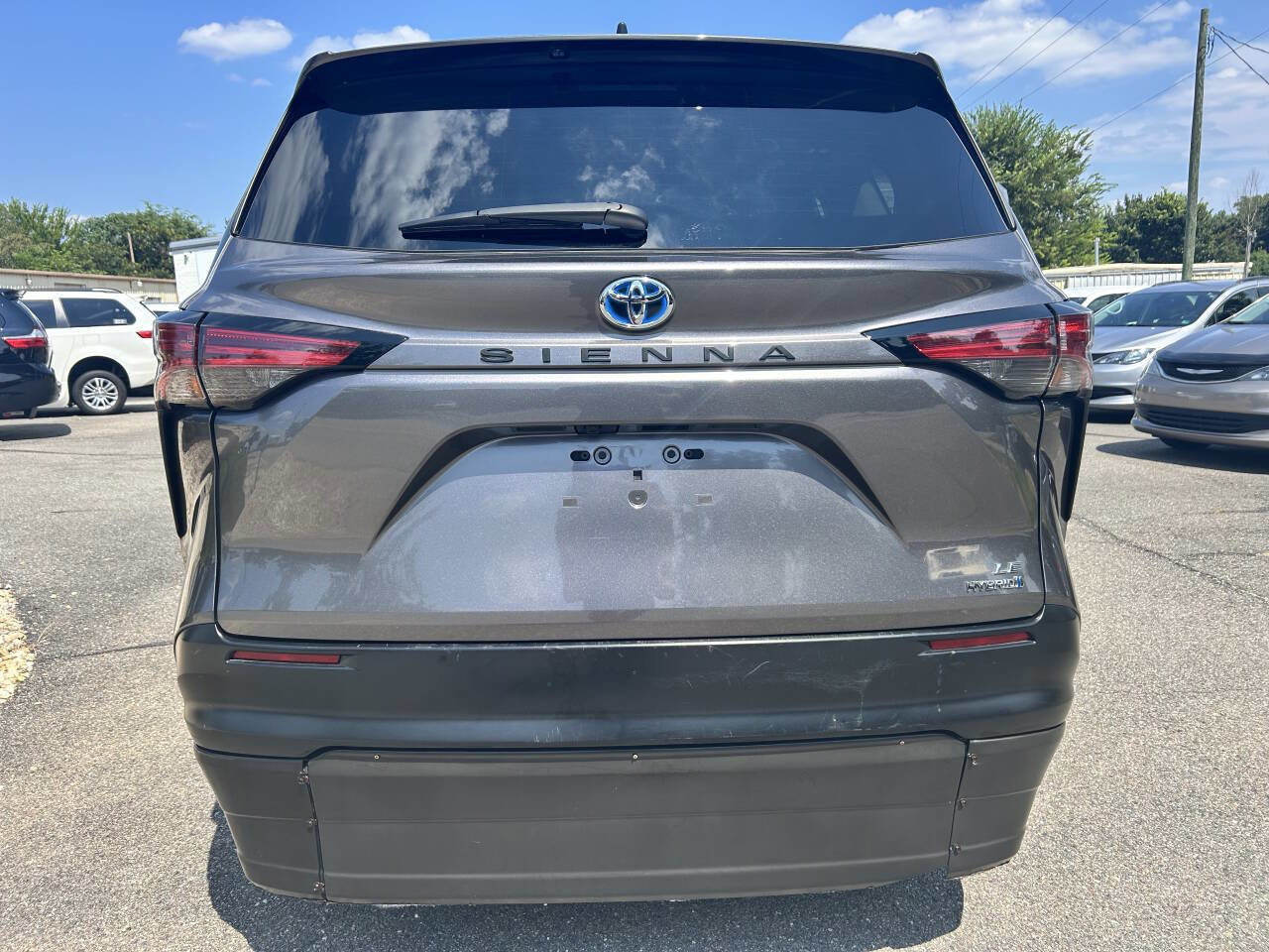 Used 2022 Toyota Sienna LE image 8