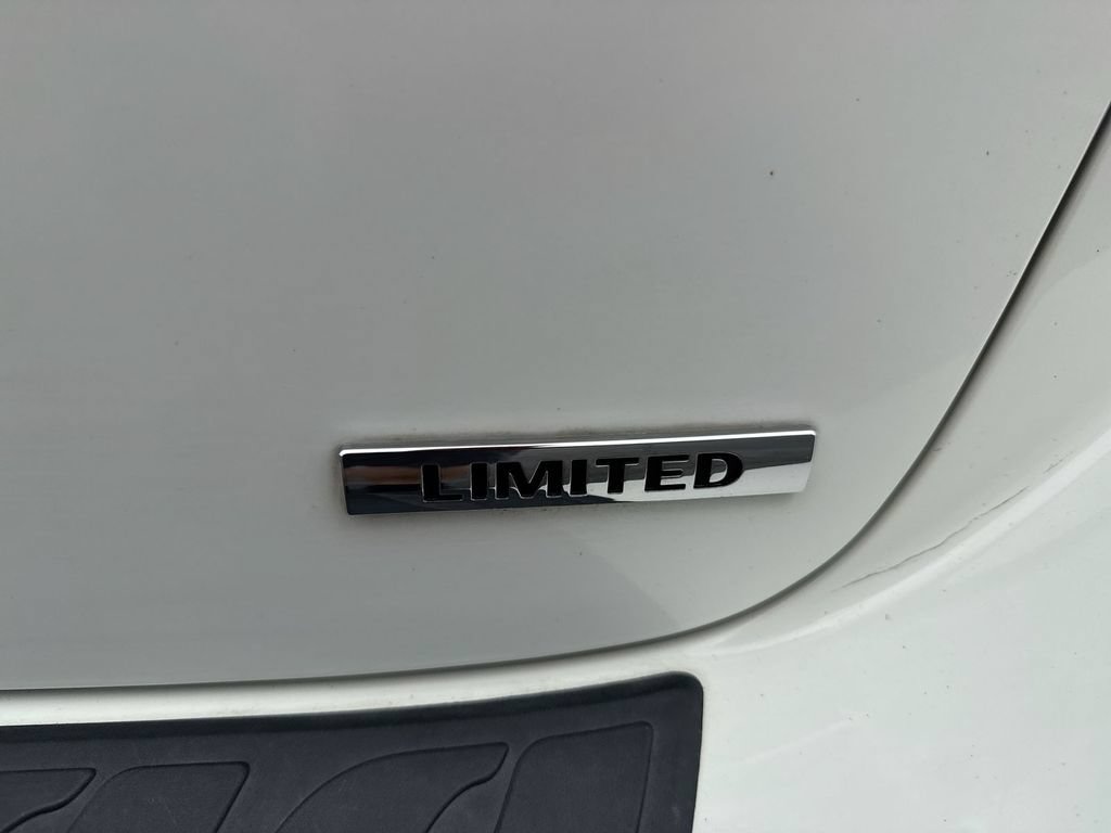 Used 2010 Hyundai Veracruz Limited w/ Rear Seat Entertainment Pkg 4 FWD image 26