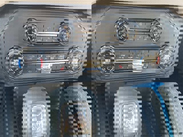 Used 2023 Ford Bronco Wildtrak image 57