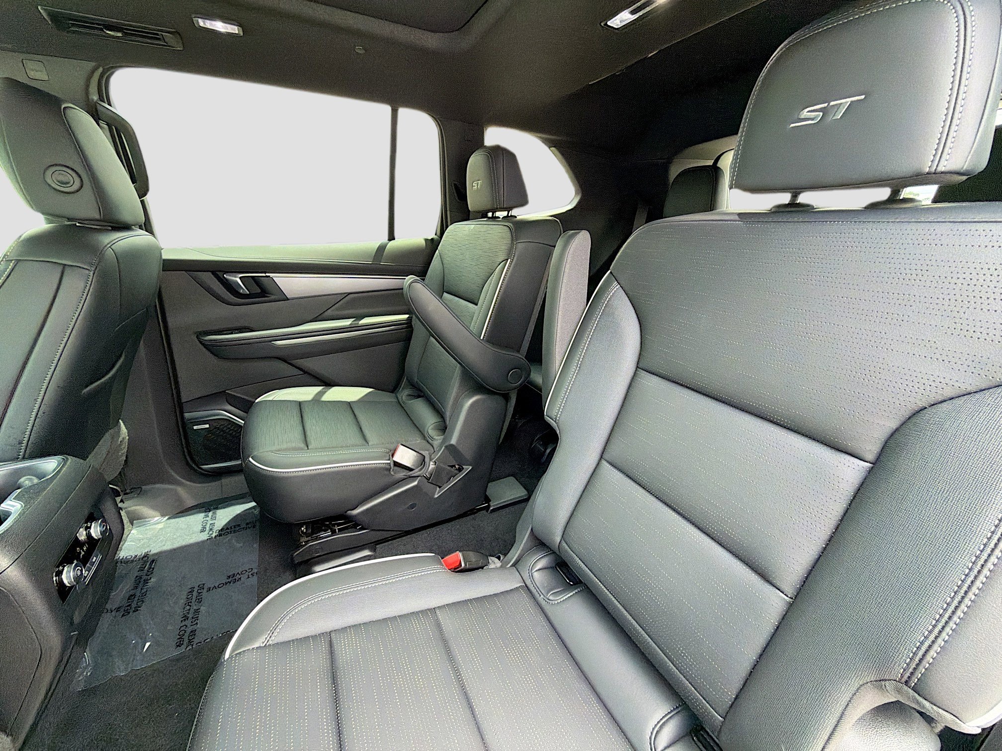 Used 2025 Buick Enclave Sport Touring w/ Power Package FWD image 23