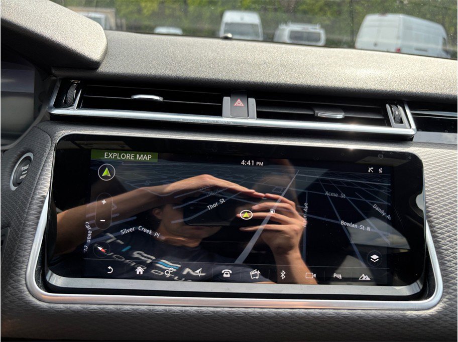 Used 2020 Land Rover Range Rover Velar R-Dynamic S AWD/4WD image 33