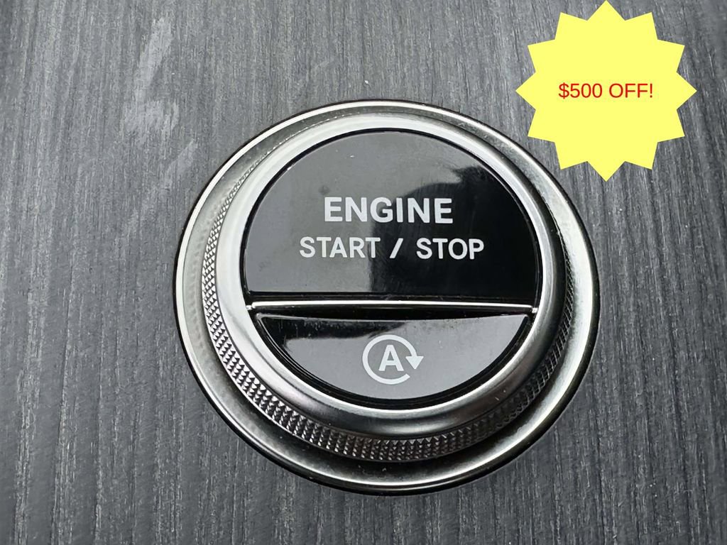 Used 2025 Mercedes-Benz C 300 4MATIC Sedan image 29