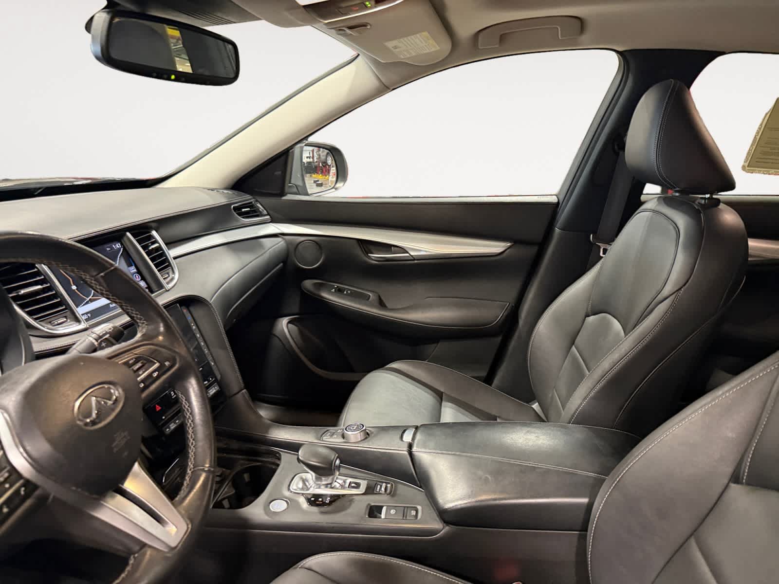 Used 2020 INFINITI QX50 Luxe w/ Navigation Package AWD/4WD image 10