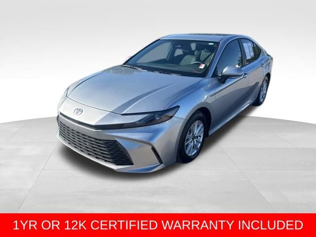 Used 2025 Toyota Camry LE w/ Convenience Package FWD image 1