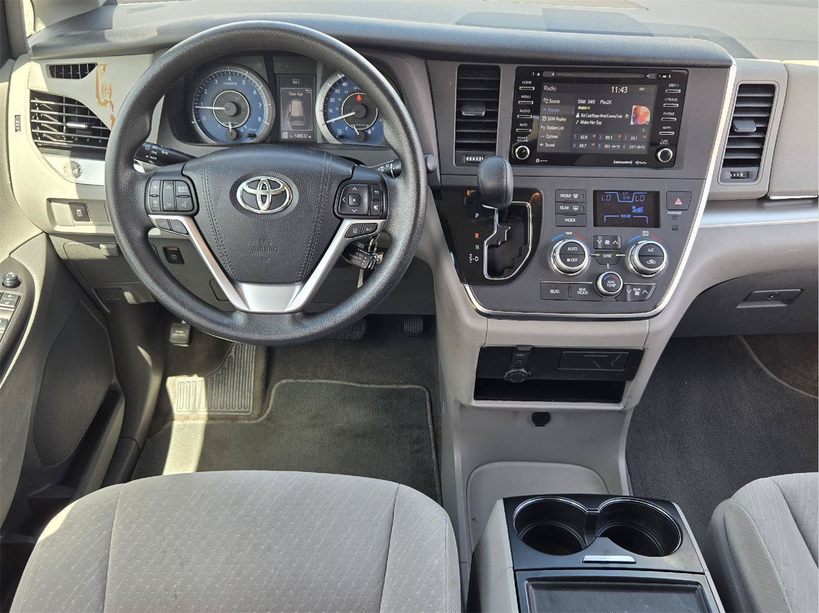 Used 2018 Toyota Sienna LE FWD image 24