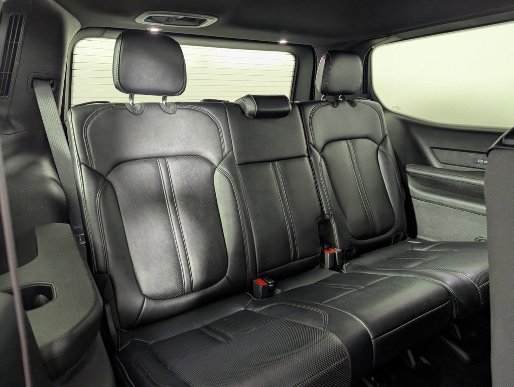 Used 2024 Jeep Wagoneer Series II w/ Flexible Seating Group RWD image 32