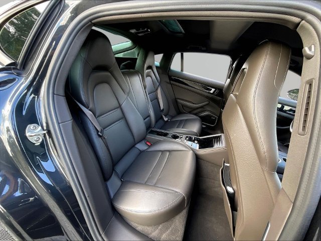 Used 2021 Porsche Panamera RWD image 26