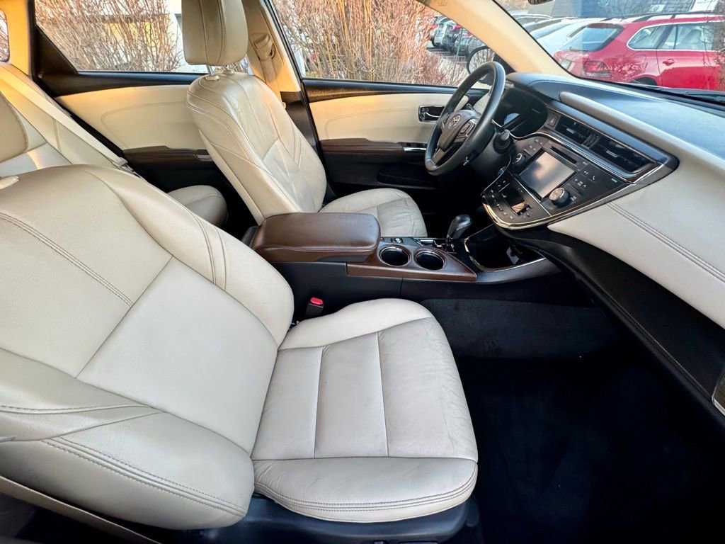 Used 2016 Toyota Avalon XLE Plus image 17