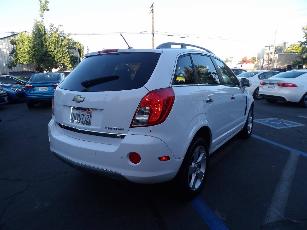 Used 2015 Chevrolet Captiva Sport LTZ FWD image 3