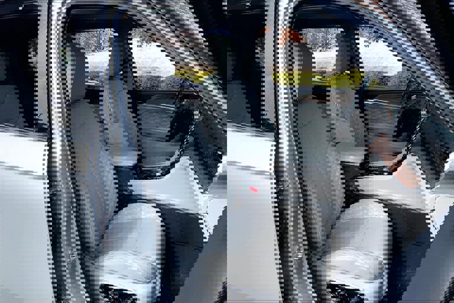 Used 2023 Jeep Grand Cherokee L Summit w/ Luxury Tech Group V image 9