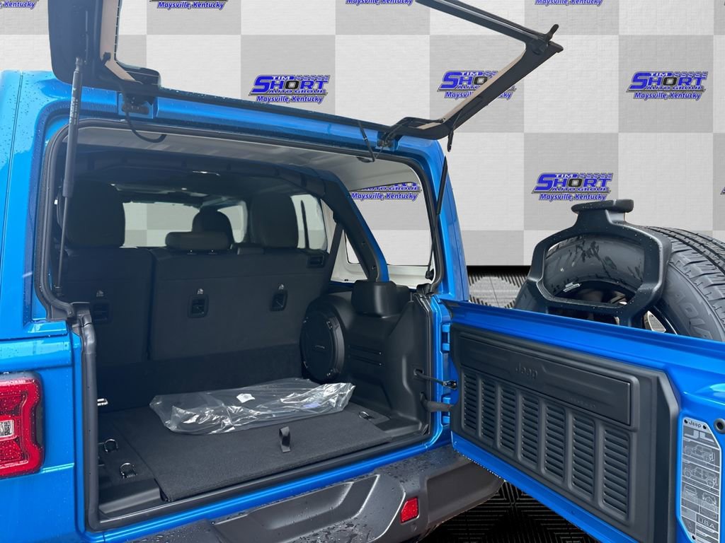 New 2025 Jeep Wrangler Unlimited Sahara w/ Safety Group image 28