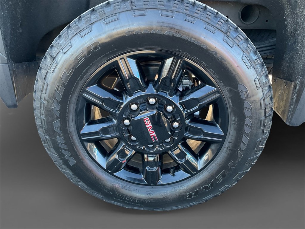 Used 2025 GMC Sierra 2500 AT4 w/ AT4 Premium Plus Package image 8