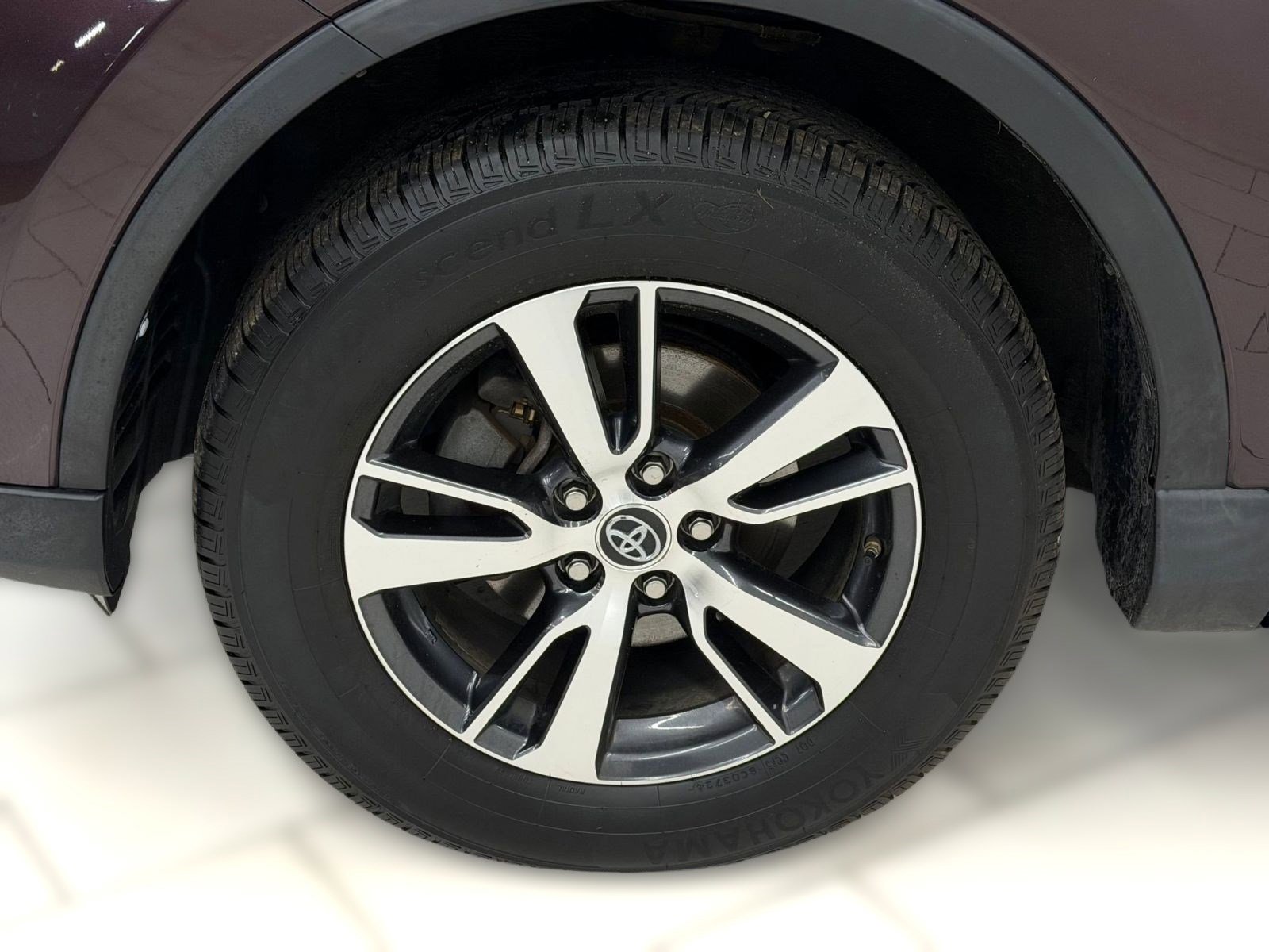 Used 2018 Toyota RAV4 XLE AWD/4WD image 10