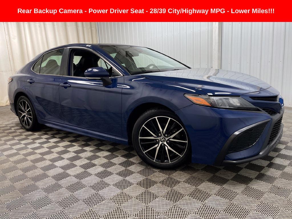 Used 2024 Toyota Camry SE FWD image 1