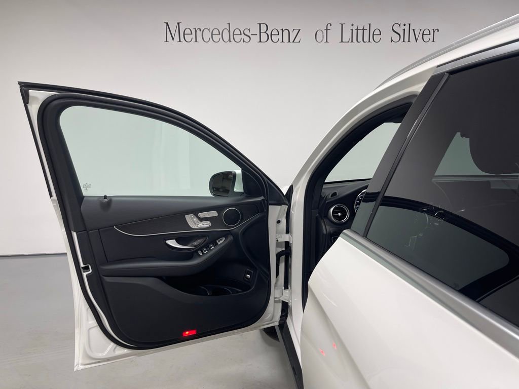 Used 2022 Mercedes-Benz GLC 300 4MATIC image 17