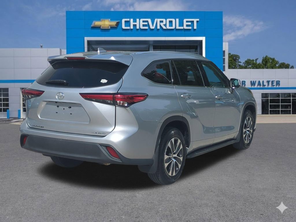 Used 2020 Toyota Highlander XLE image 6