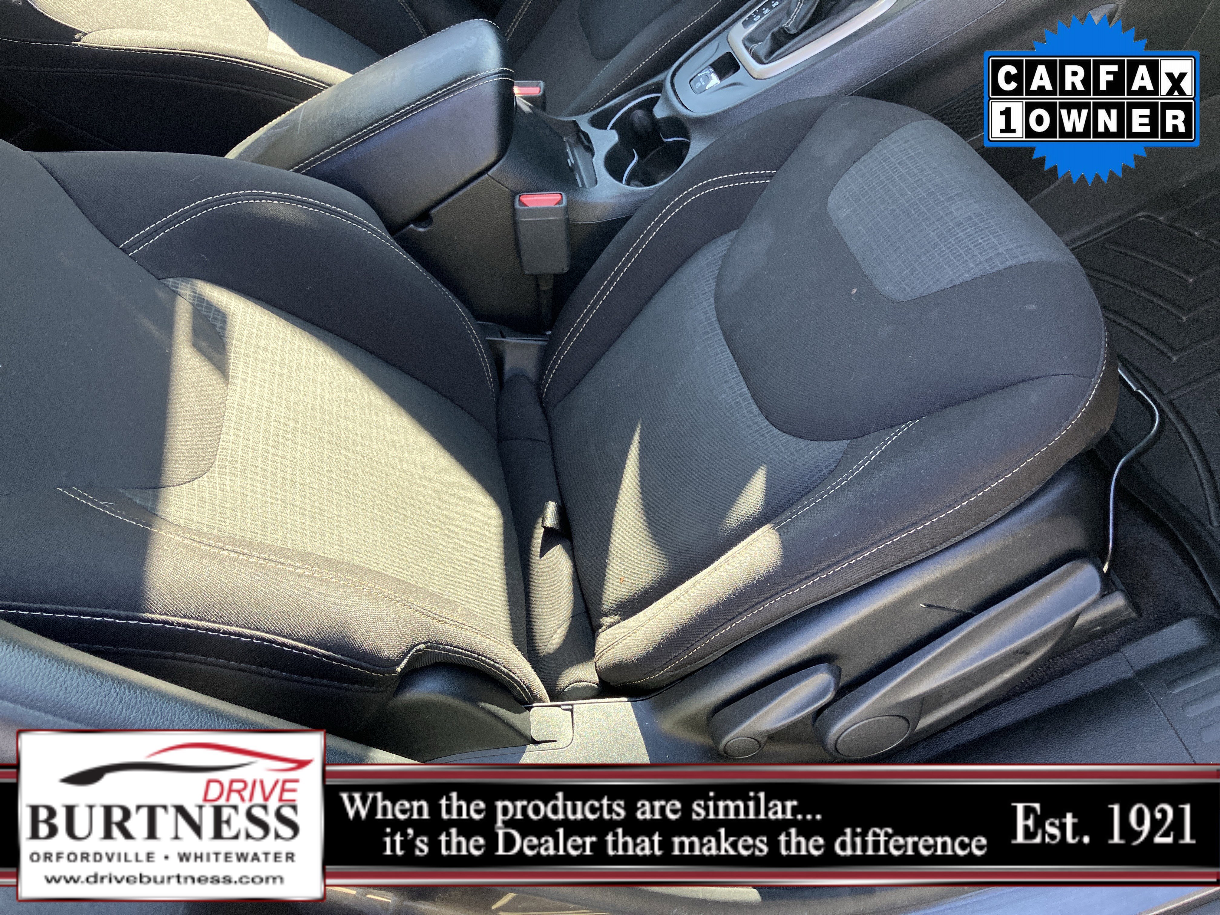 Used 2017 Jeep Cherokee Latitude w/ Cold Weather Group image 9