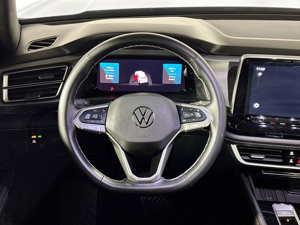 Certified 2025 Volkswagen Atlas Cross Sport SE image 13