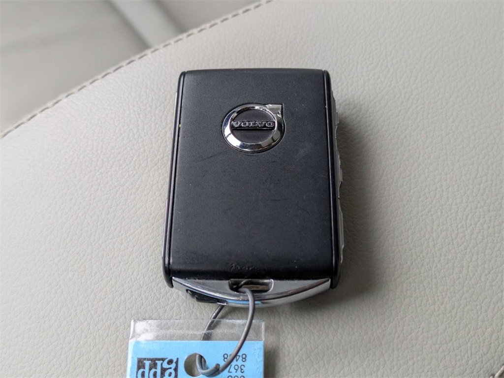 Used 2023 Volvo XC40 B5 Ultimate image 41