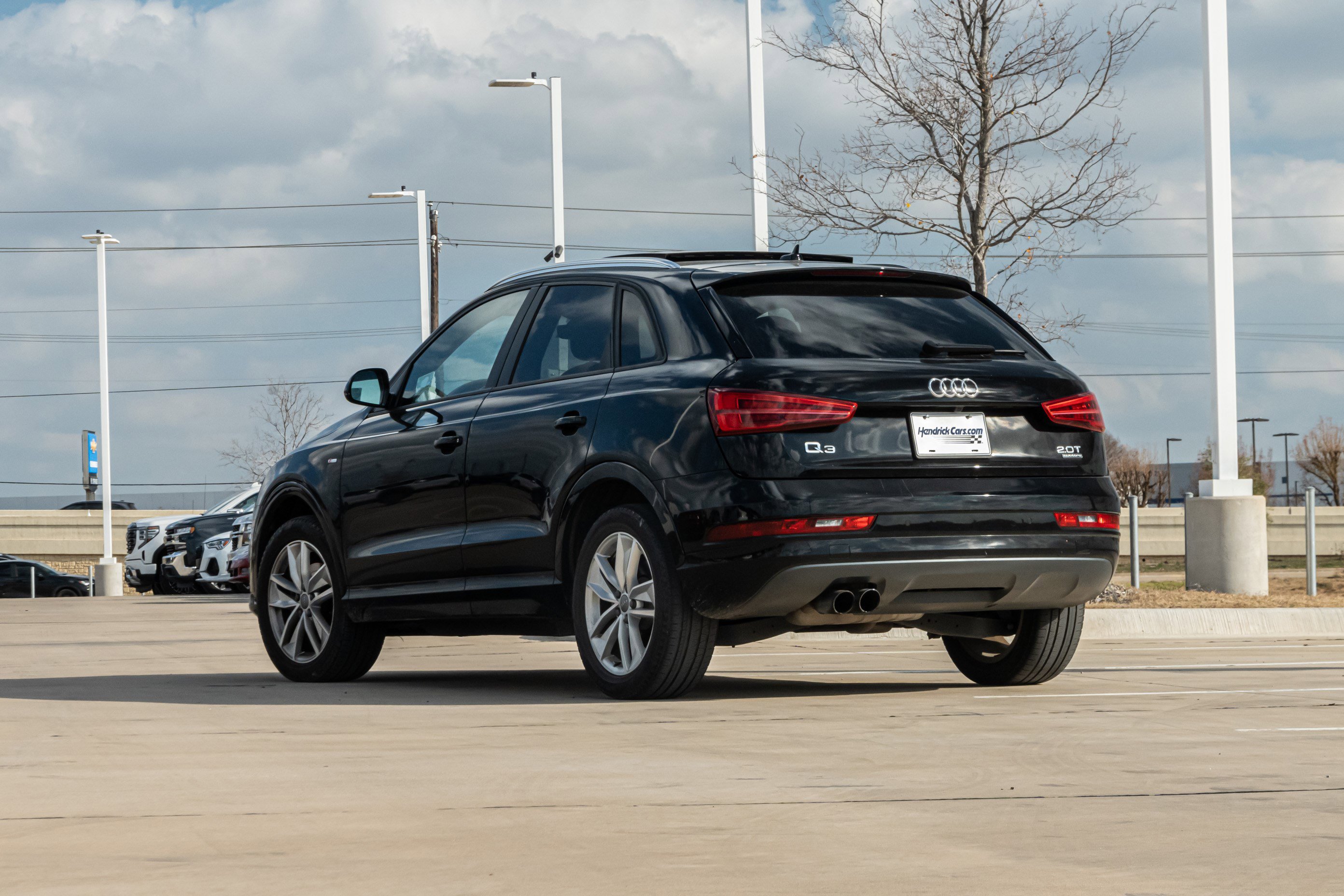 Used 2018 Audi Q3 2.0T Premium w/ Convenience Package image 3