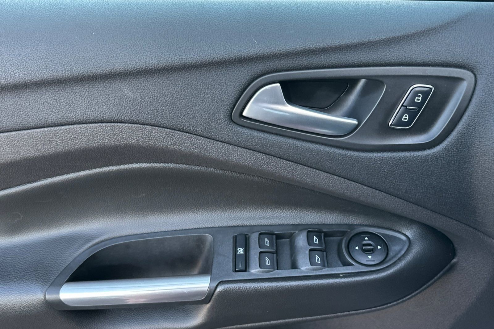 Used 2016 Ford Escape SE image 11