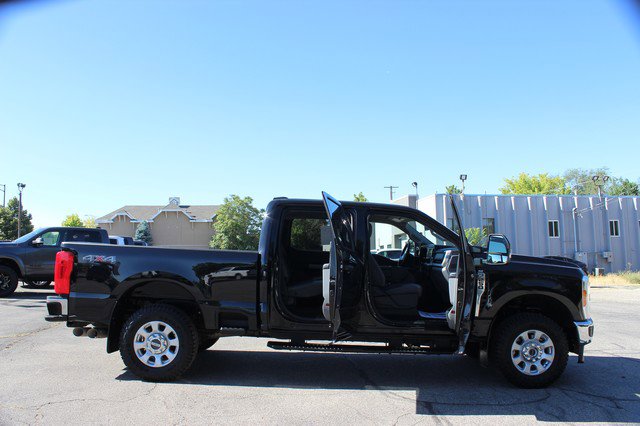 Used 2023 Ford F250 XLT w/ Camper Package image 19