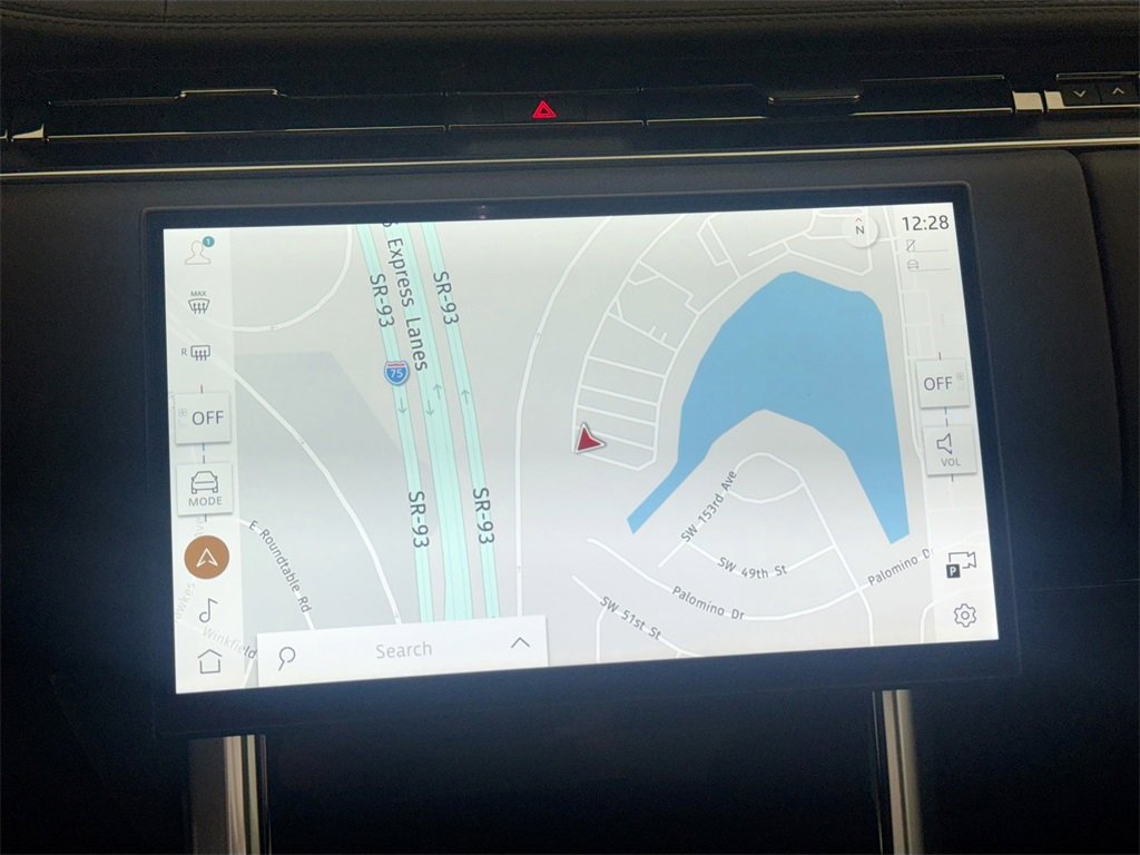 New 2026 Land Rover Range Rover SE image 13