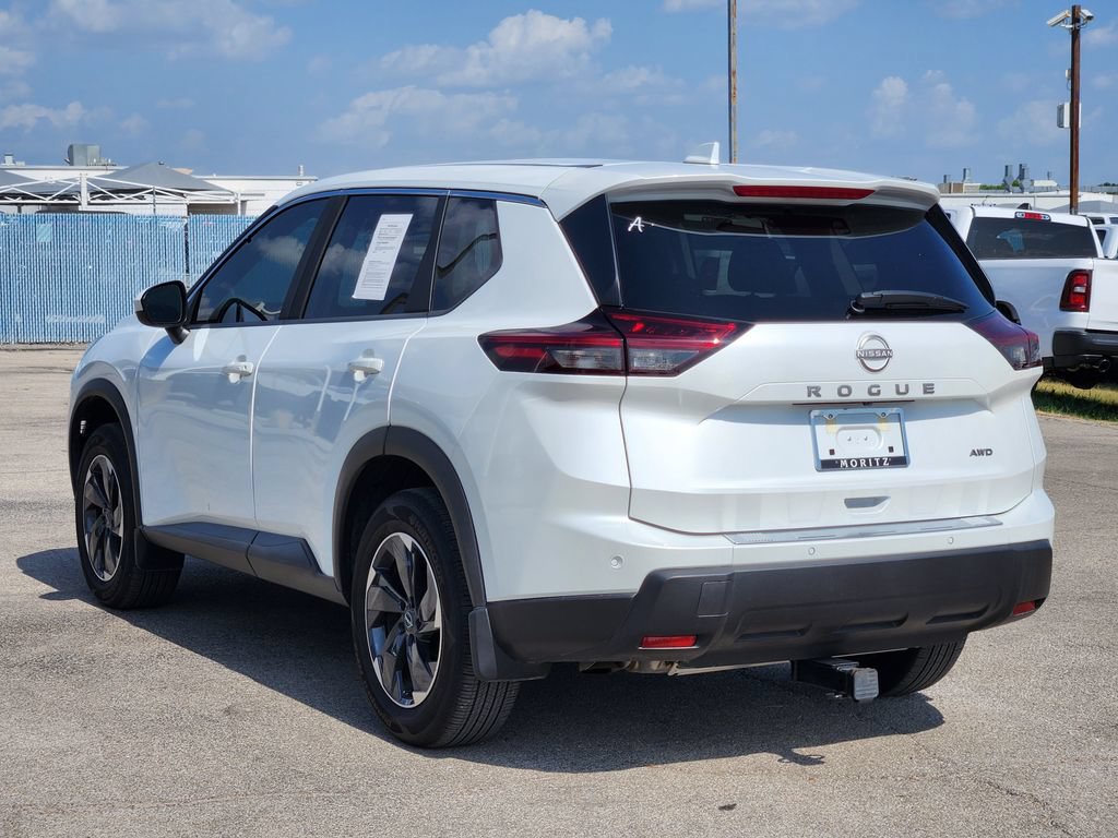 Used 2026 Nissan Rogue SV w/ Cold Weather Package AWD/4WD image 7