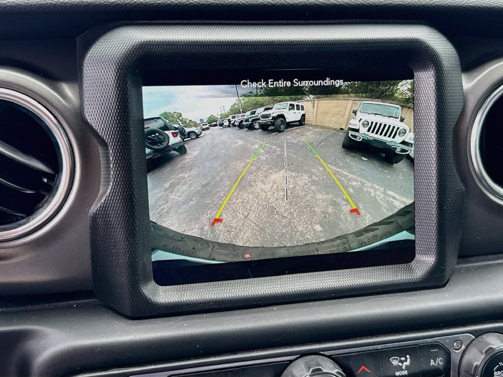 Certified 2023 Jeep Wrangler Unlimited Rubicon 4xe AWD/4WD image 15