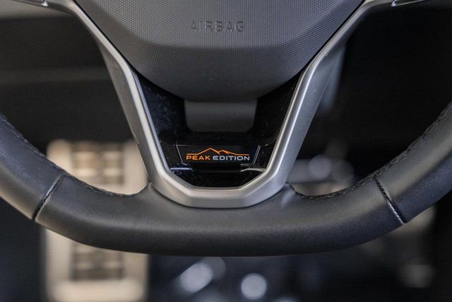 Used 2025 Volkswagen Atlas Peak Edition SE image 29