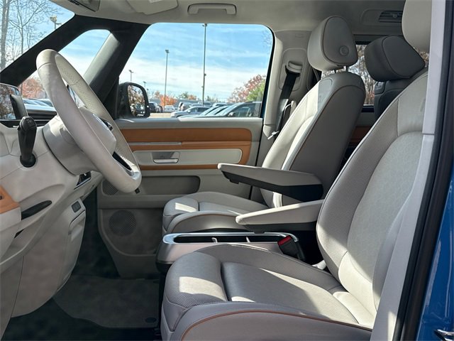 New 2025 Volkswagen ID. Buzz 1st Edition image 10