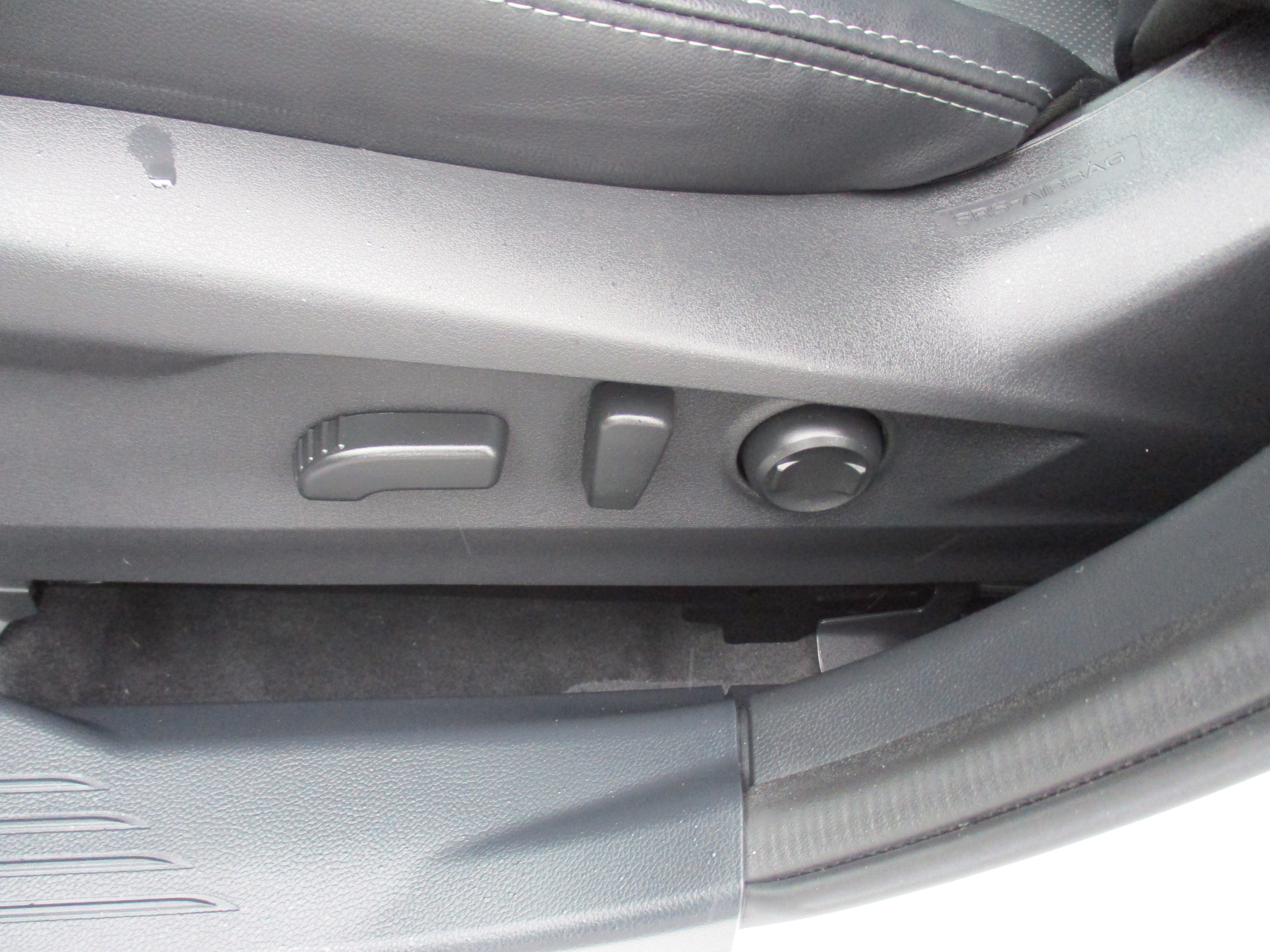 Used 2021 Subaru Outback Limited image 17