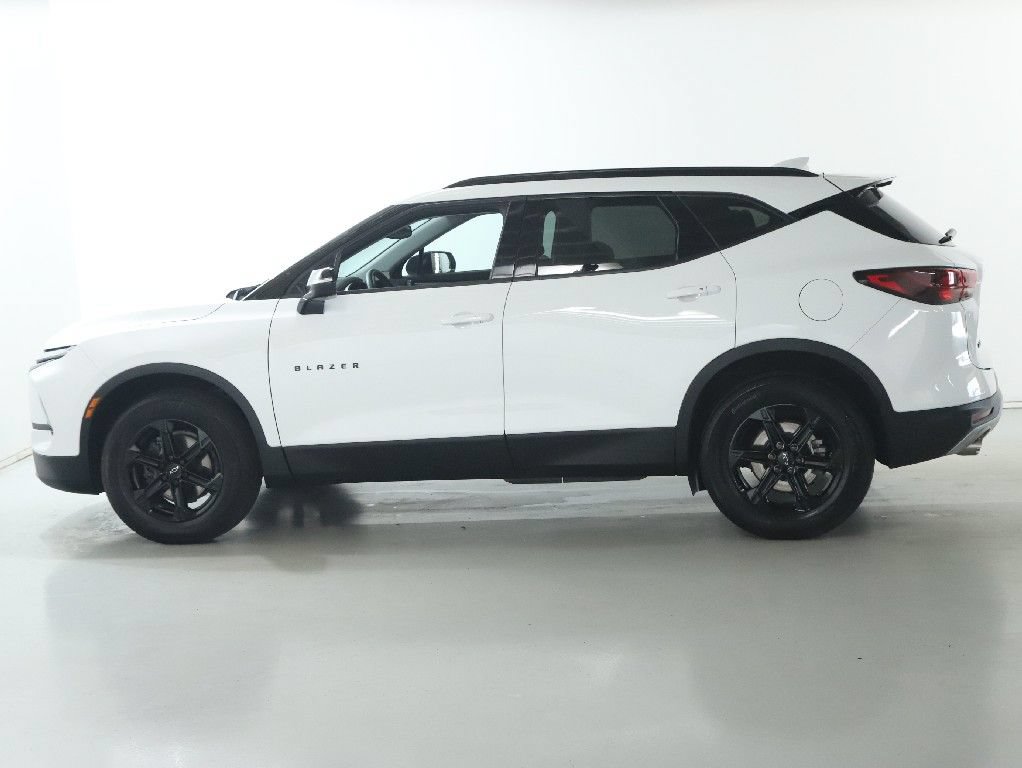 Used 2023 Chevrolet Blazer LT w/ Midnight/Sport Edition FWD image 38