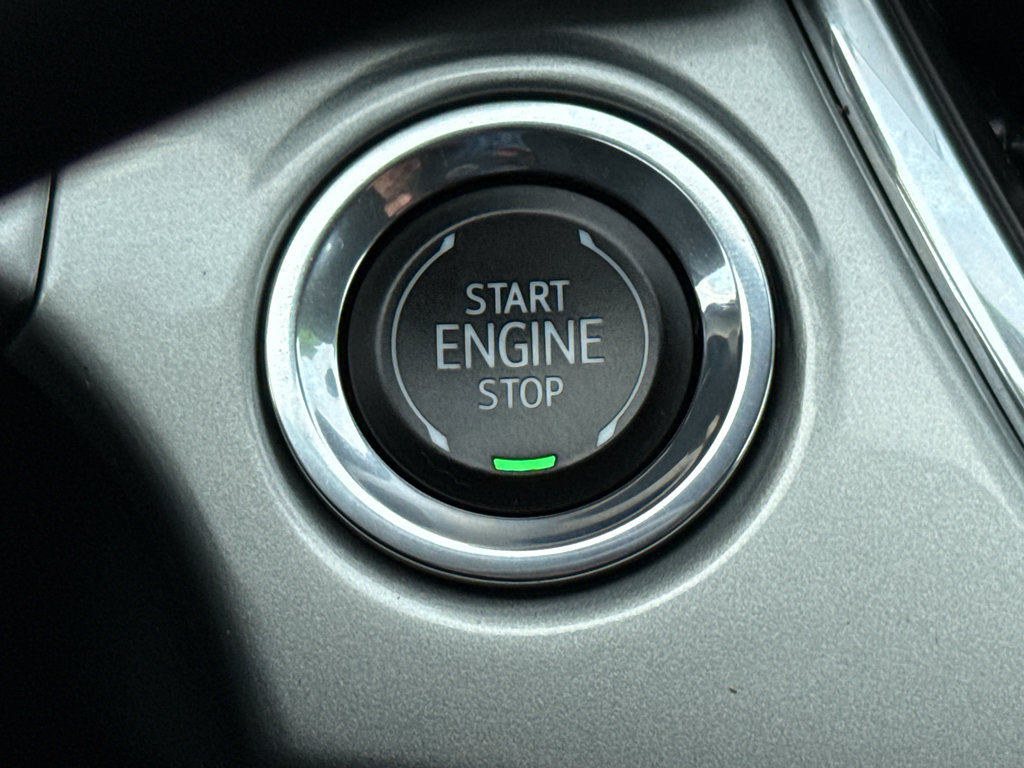 Used 2025 Chevrolet Trax LT FWD image 22