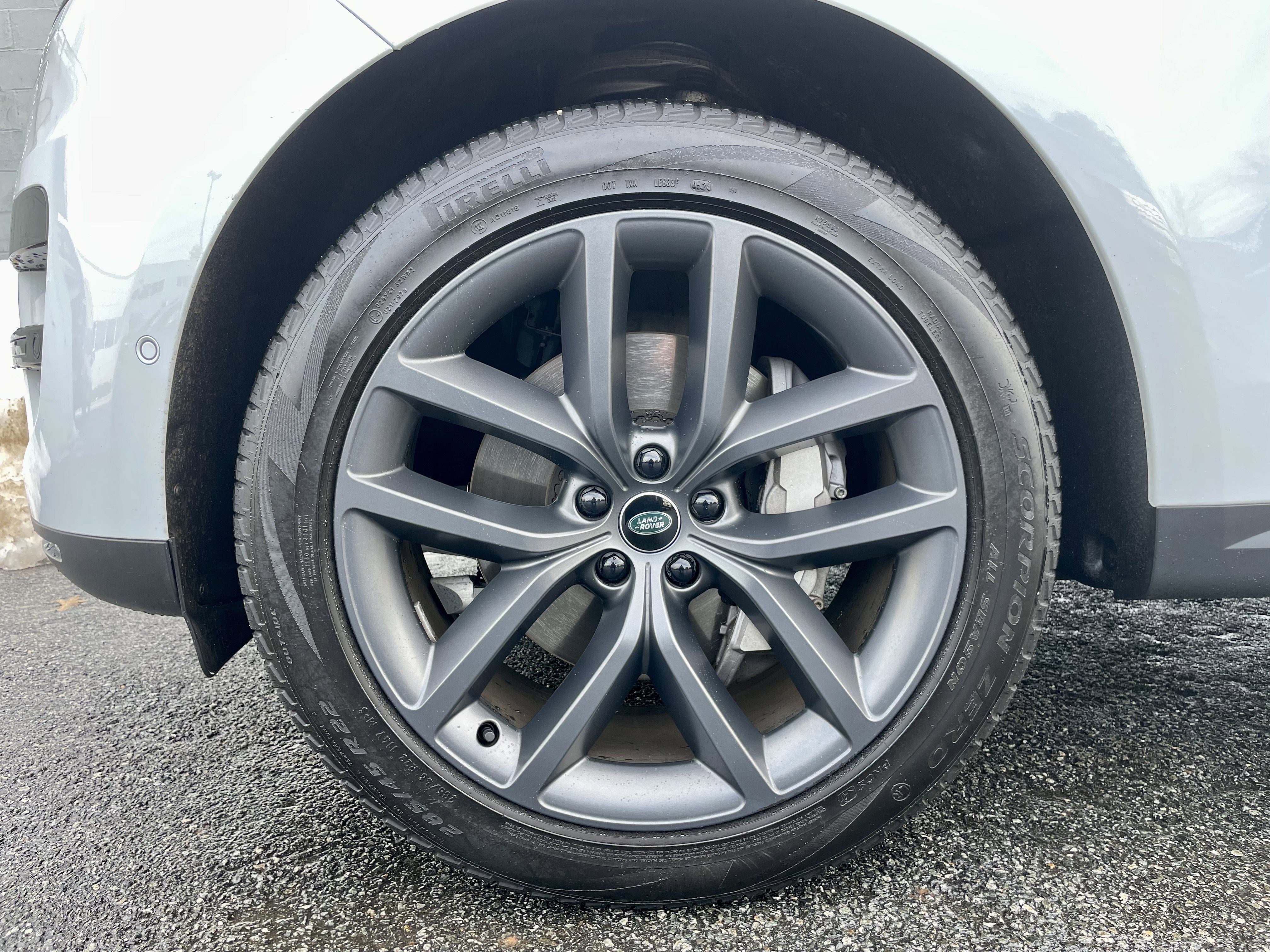 Used 2024 Land Rover Range Rover Sport SE image 9