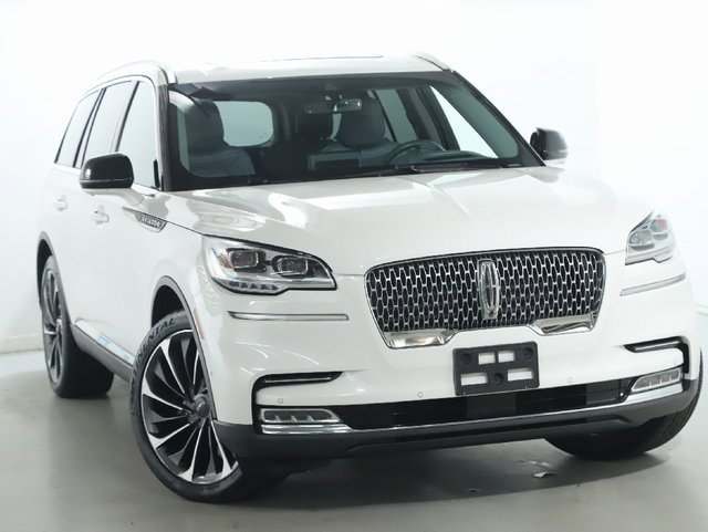 Used 2020 Lincoln Aviator Reserve w/ Equipment Group 202A image 2