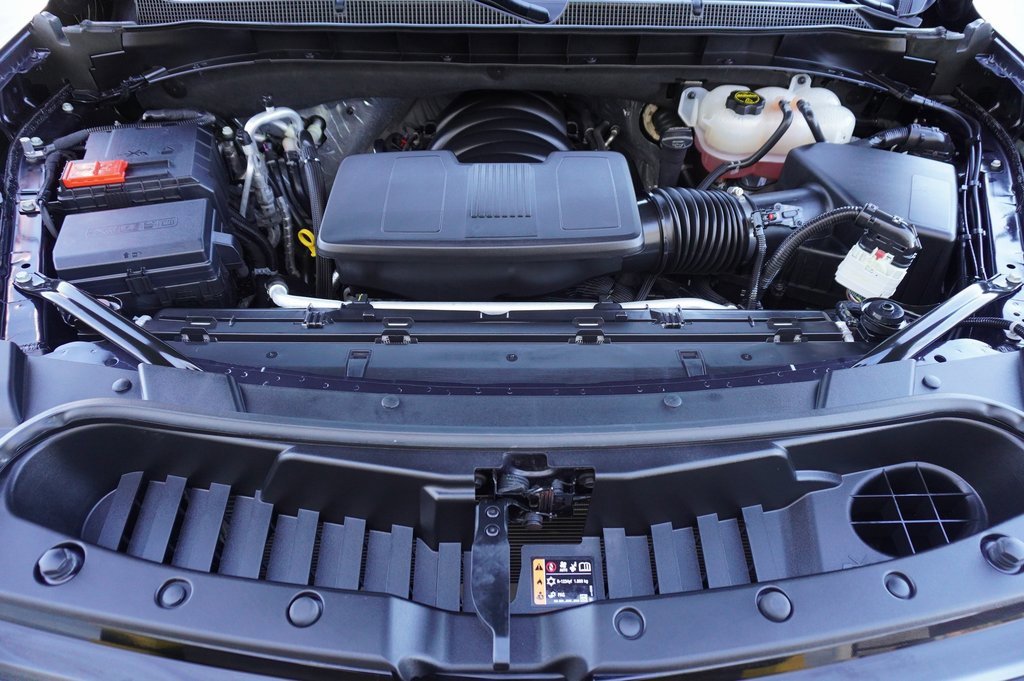 Used 2025 Chevrolet Suburban RST image 27