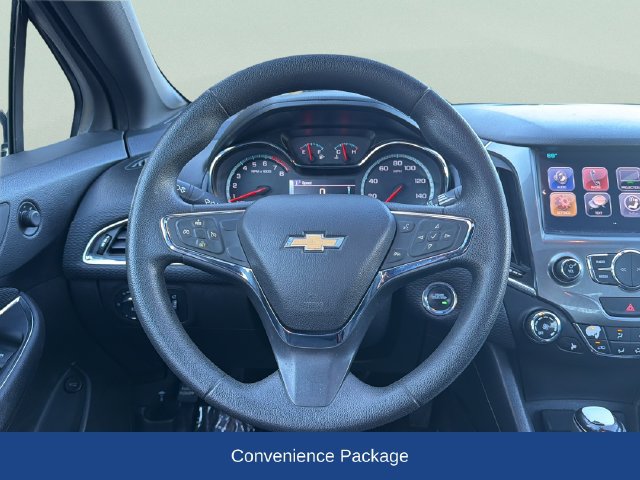 Used 2018 Chevrolet Cruze LT w/ Sun And Sound Package FWD image 9