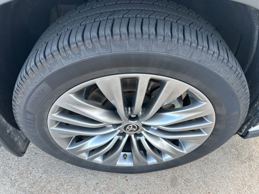 Used 2021 Toyota Highlander Platinum image 19