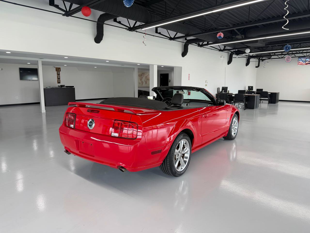 Used 2006 Ford Mustang GT RWD image 11