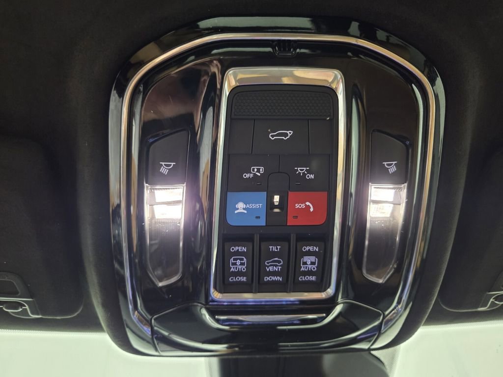 Certified 2024 Jeep Grand Cherokee Summit image 16