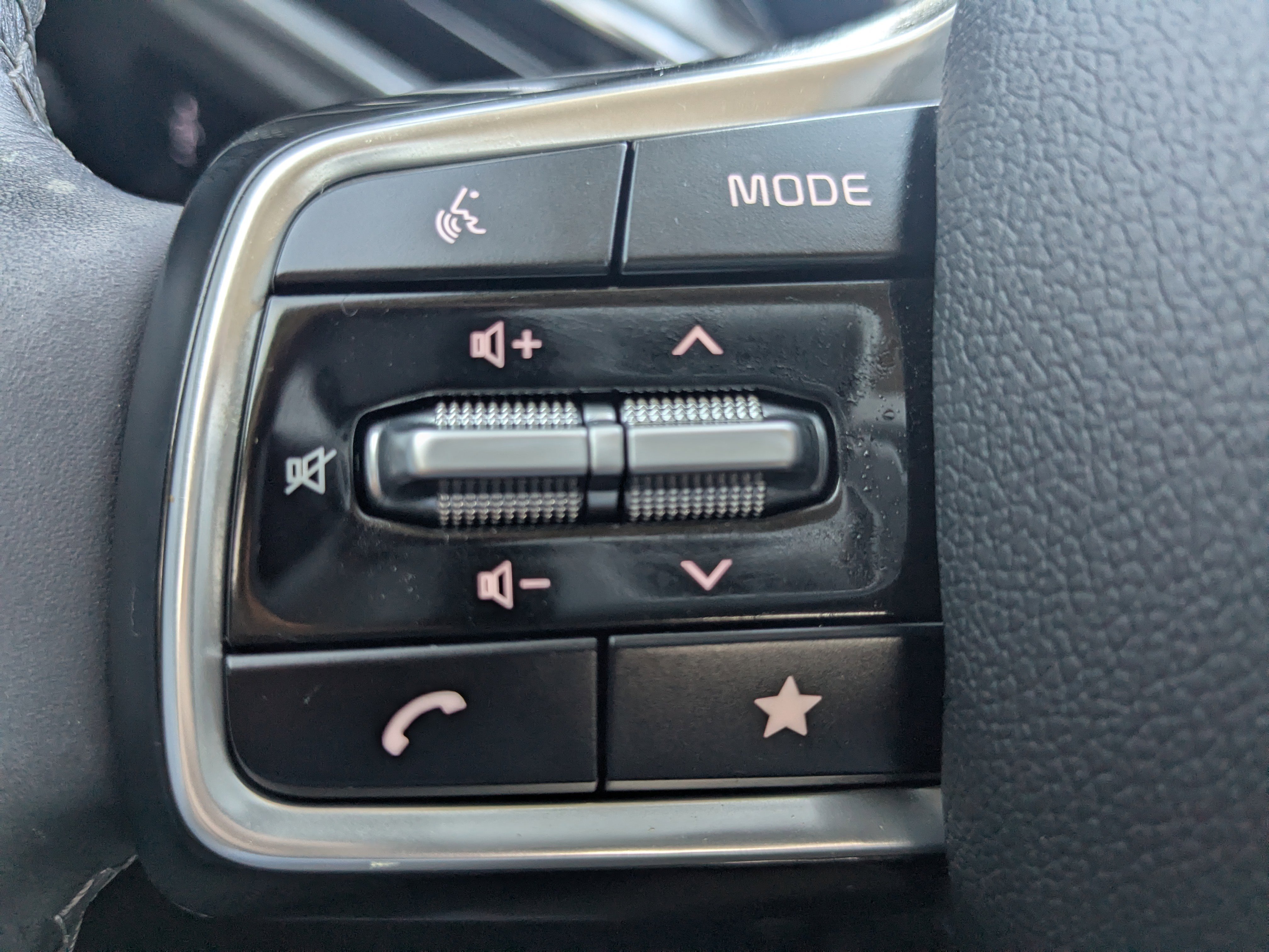 Used 2025 Kia Sorento SX image 36