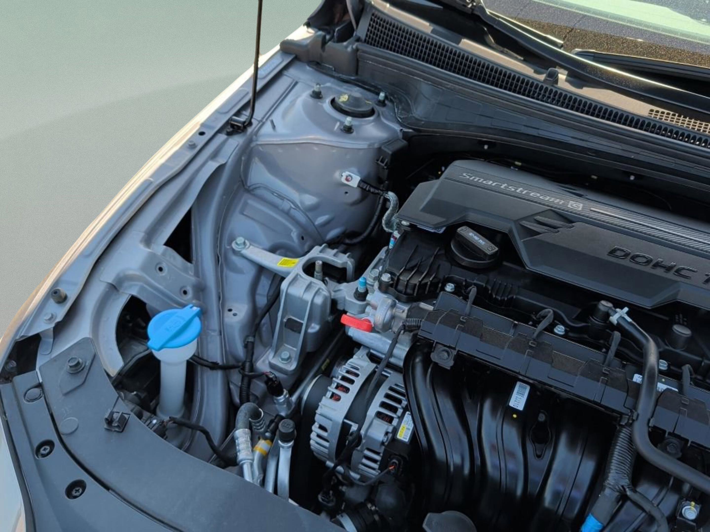 Used 2024 Hyundai Elantra SEL FWD image 13